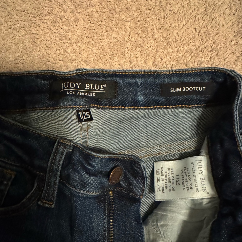 Judy Blue Slim Boot Cut size 1/25 Measurements in photos. Thanks for looking! - Picture 6 of 8